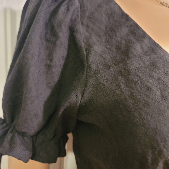 Mooloola Puffer Sleeves Crop Top - Picture 4 of 7